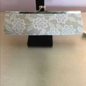 White clutch